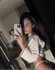 Көптеген ер адамдармен және бір қызбен анальды оргиялар